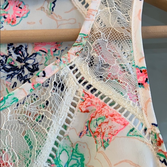 ASTR | pretty floral laced top - Picture 6 of 7